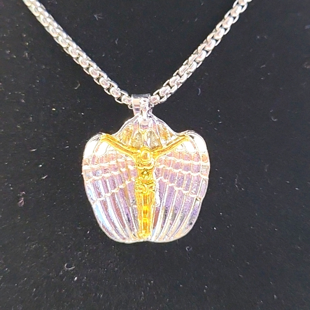 Angel Winged Crucifix Pendent!